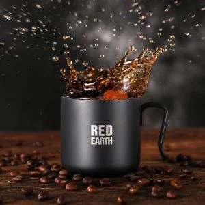 روی چای قهوه کتری قطره ای از فولاد ضد زنگ بریزید